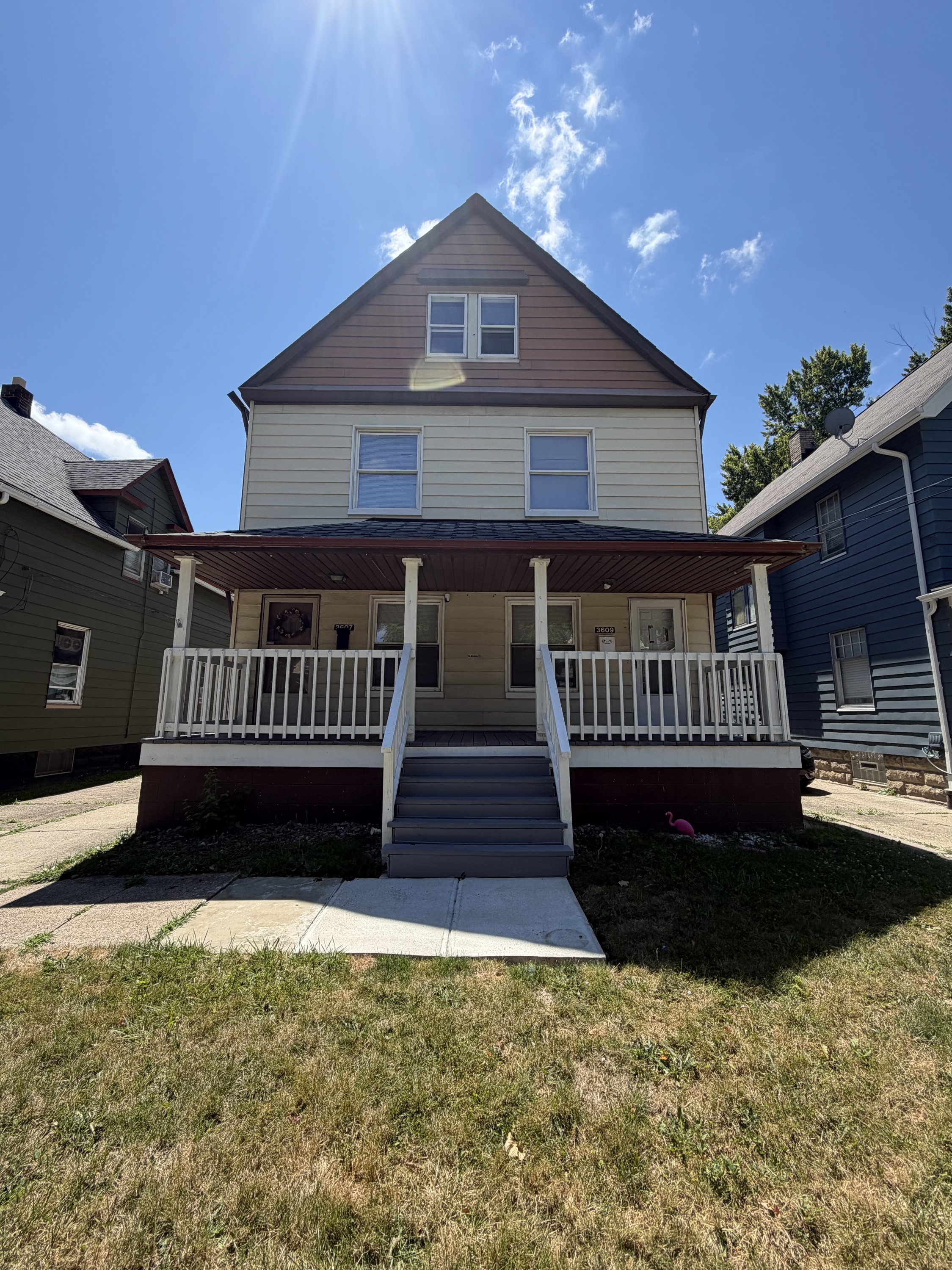 3607 Daisy Avenue - 1